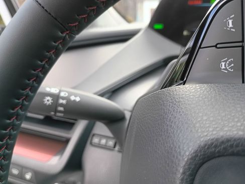 New 2026 Toyota Prius SE image 25