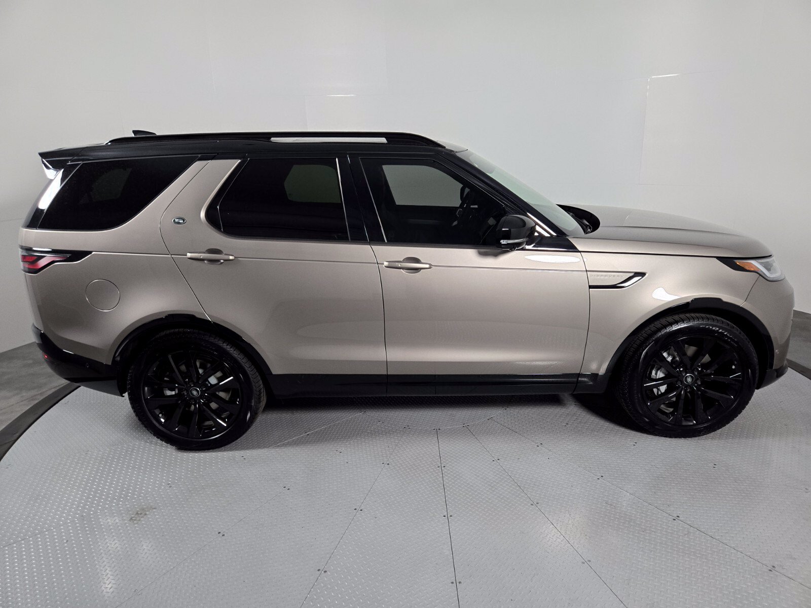 New 2026 Land Rover Discovery Dynamic SE AWD/4WD image 6