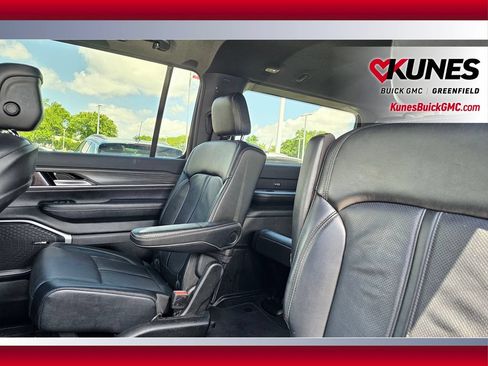 Used 2024 Jeep Wagoneer Series II AWD/4WD image 14