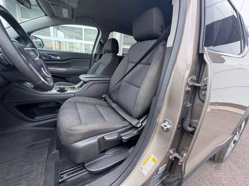 Used 2023 GMC Acadia SLE w/ LPO, Floor Liner Package FWD image 14