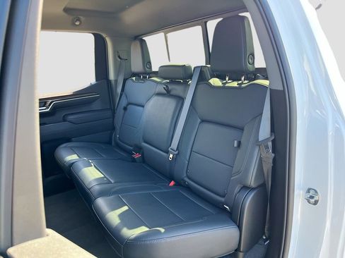 Used 2022 Chevrolet Silverado 1500 LT w/ All Star Edition Plus image 24