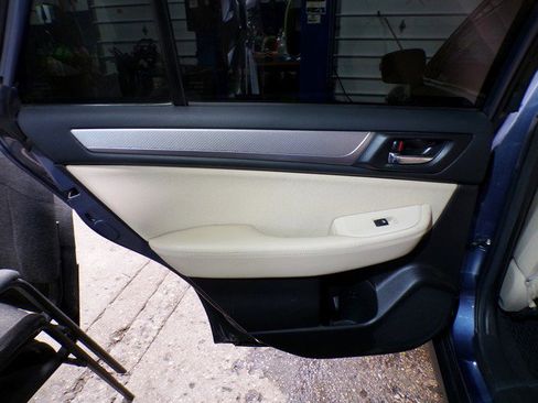 Used 2016 Subaru Outback 2.5i Premium image 21