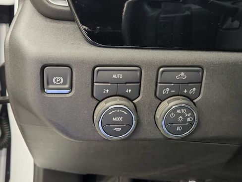 Used 2025 Chevrolet Silverado 1500 RST AWD/4WD image 28