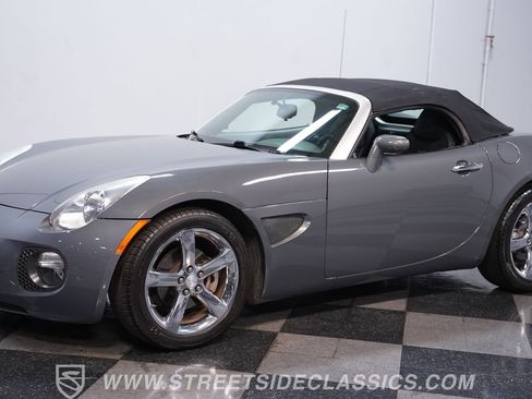Used 2008 Pontiac Solstice GXP w/ Premium Package RWD image 7
