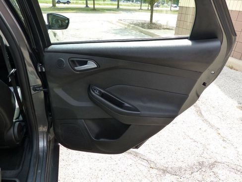 Used 2018 Ford Focus Titanium w/ Titanium Technology Package FWD image 45