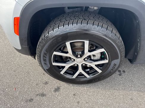 Certified 2024 Jeep Grand Cherokee Limited image 10