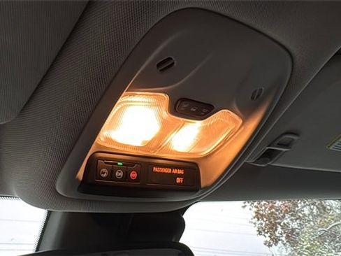 Used 2022 Chevrolet TrailBlazer LT w/ Convenience Package image 23