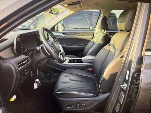 Used 2025 Hyundai Palisade SEL FWD image 11