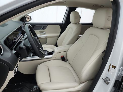 Used 2023 Mercedes-Benz GLA 250 w/ Premium Package image 15