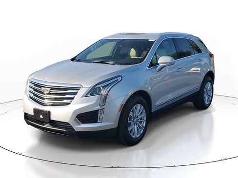 Certified 2017 Cadillac XT5 FWD image 2