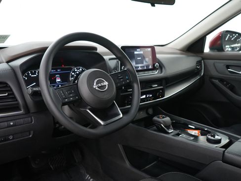 Used 2023 Nissan Rogue SV AWD/4WD image 25