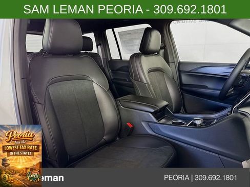 New 2025 Jeep Grand Cherokee Altitude image 28