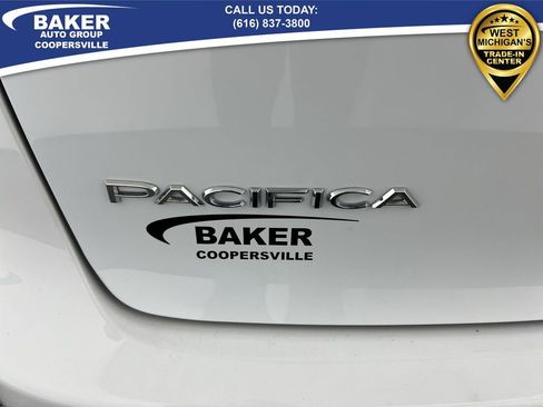 Used 2024 Chrysler Pacifica Limited image 33