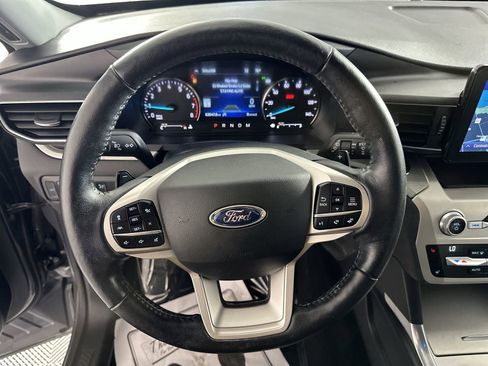 Used 2021 Ford Explorer XLT w/ Equipment Group 202A RWD image 14