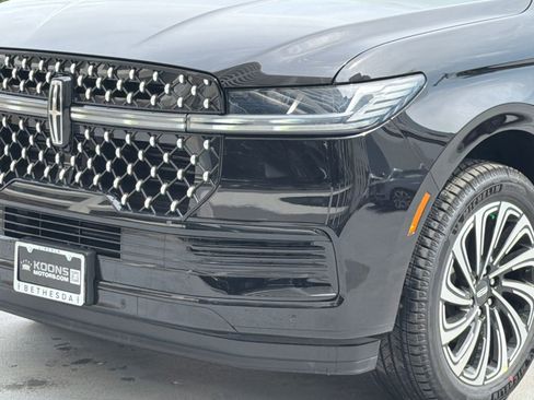 New 2026 Lincoln Navigator L Black Label AWD/4WD image 2