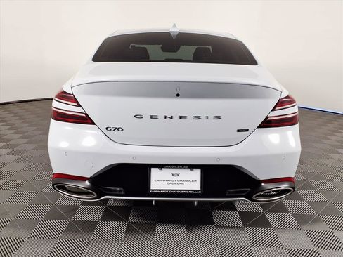 Used 2022 Genesis G70 3.3T image 5