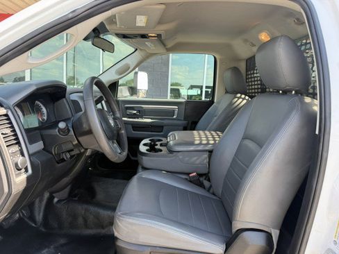 Used 2018 RAM 5500 Tradesman w/ Power & Remote Entry Group RWD image 26