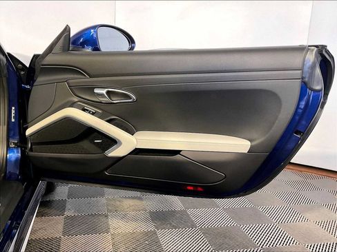 Used 2022 Porsche 718 Boxster RWD image 26