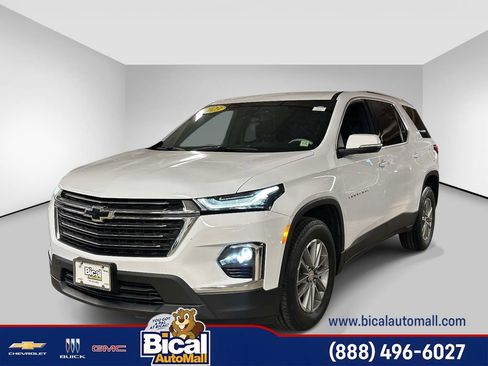 Used 2023 Chevrolet Traverse LT AWD/4WD image 1