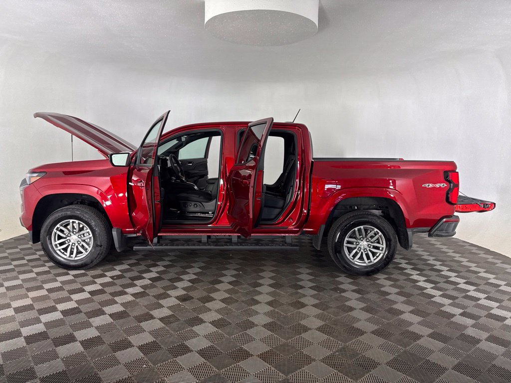 Used 2026 Chevrolet Colorado LT w/ LT Convenience Package AWD/4WD image 14