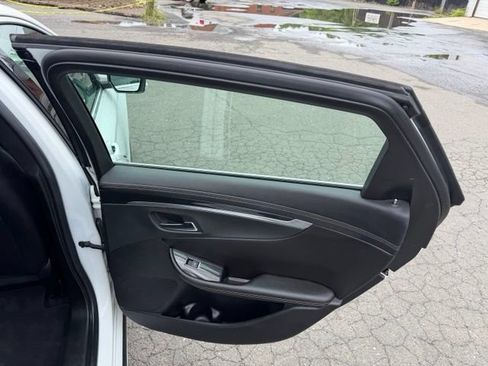 Used 2019 Chevrolet Impala LT FWD image 15