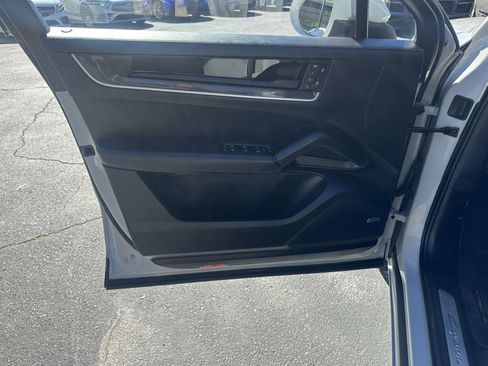 Used 2024 Porsche Cayenne S w/ Premium Package Plus (PP1) image 28