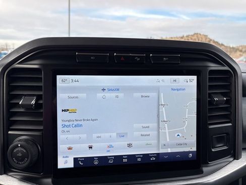 Used 2023 Ford F150 Lariat w/ Trailer Tow Package image 36