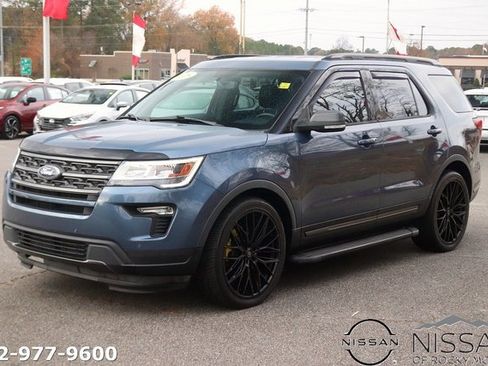 Used 2018 Ford Explorer XLT w/ Equipment Group 202A image 3