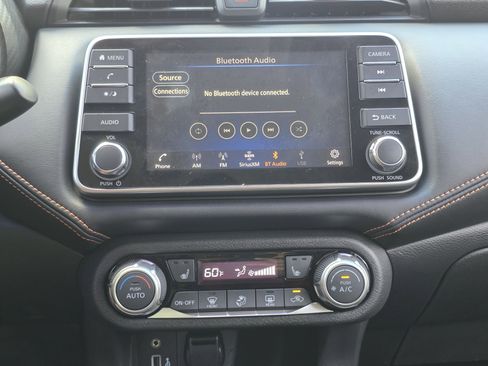 Used 2020 Nissan Versa SR w/ Convenience Package image 18