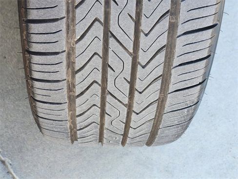 Used 2020 Toyota Camry XLE image 12