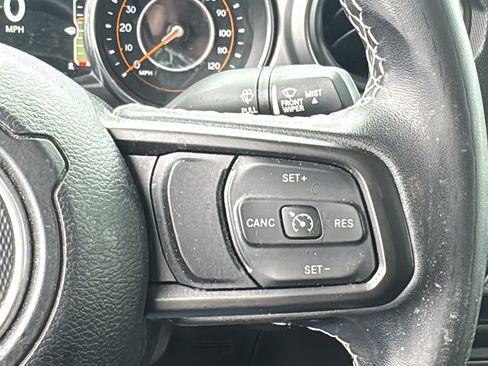 Used 2021 Jeep Gladiator Sport image 24