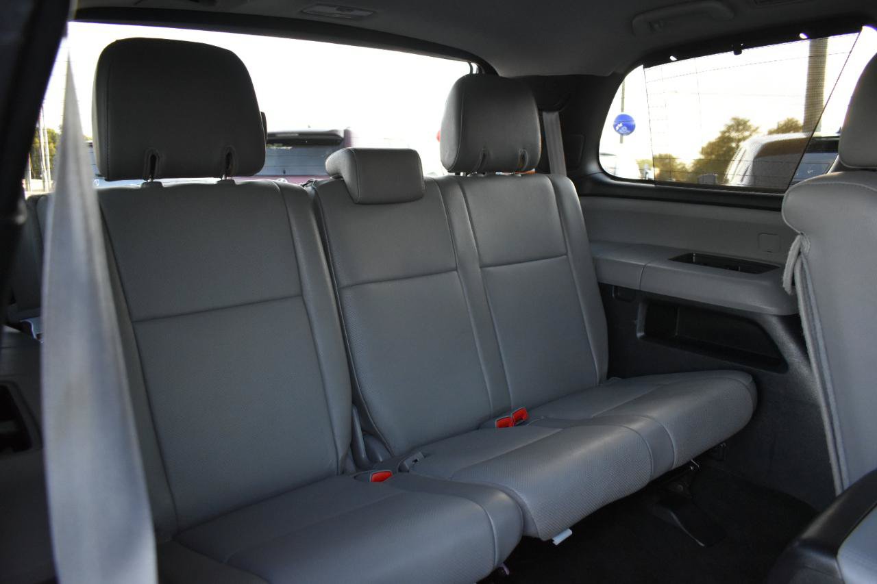 Used 2014 Toyota Sequoia Platinum RWD image 31