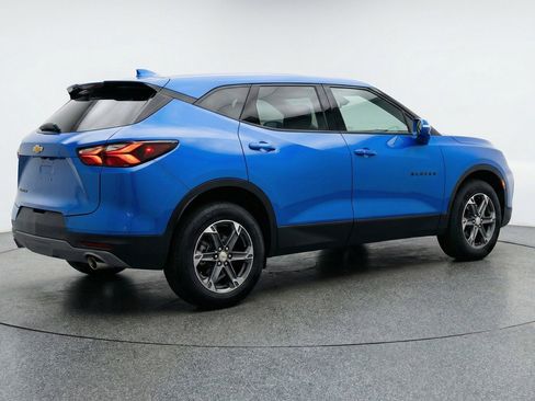Used 2025 Chevrolet Blazer LT image 9
