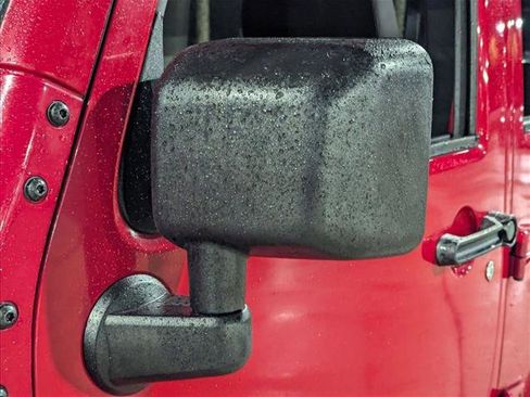 Used 2018 Jeep Wrangler Unlimited Sport S image 12