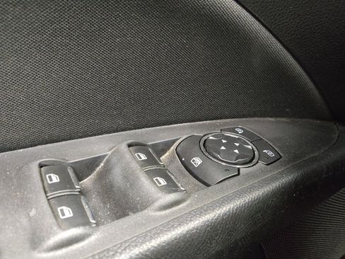 Used 2019 Ford Fusion SE image 27