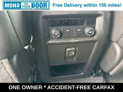 Used 2023 Chevrolet Traverse LT FWD image 49