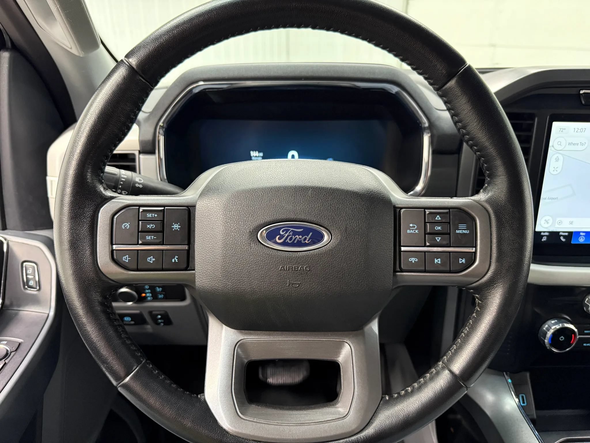 Used 2022 Ford F150 Lightning XLT AWD/4WD image 19