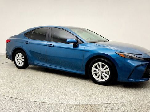 Used 2025 Toyota Camry LE FWD image 3