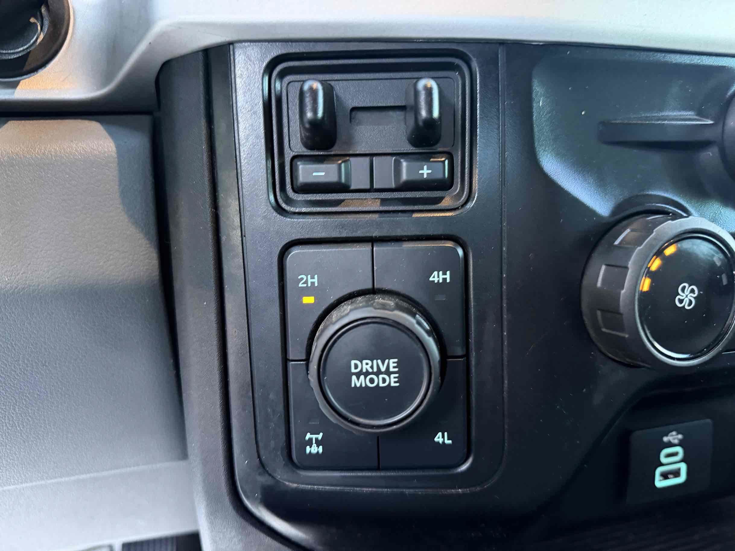 Used 2024 Ford F250 XL w/ STX Appearance Package AWD/4WD image 20