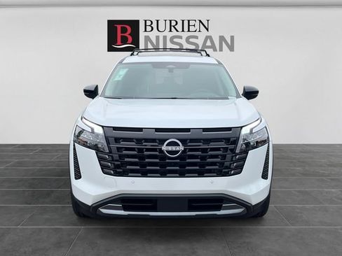 New 2026 Nissan Pathfinder Platinum w/ Cargo Package AWD/4WD image 8