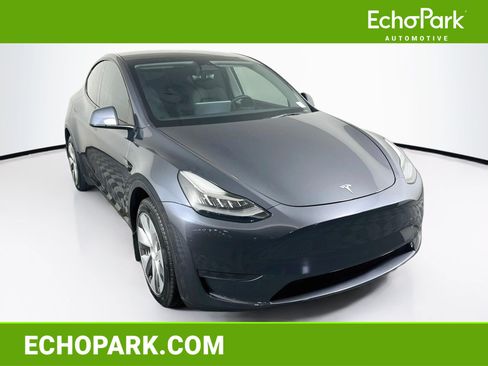 Used 2023 Tesla Model Y Long Range AWD/4WD image 1
