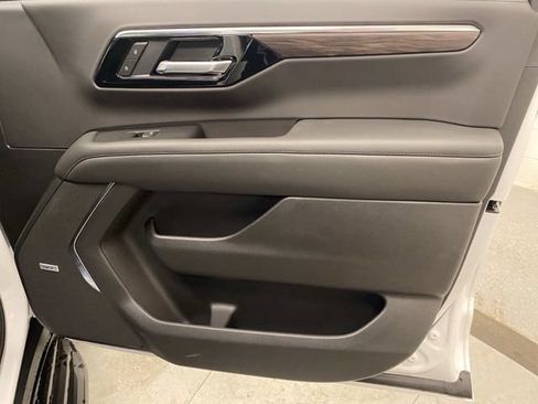 New 2026 Chevrolet Suburban LT w/ Comfort Package AWD/4WD image 27