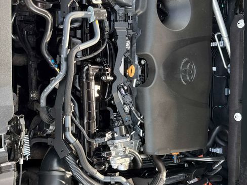 Used 2025 Toyota RAV4 LE image 9