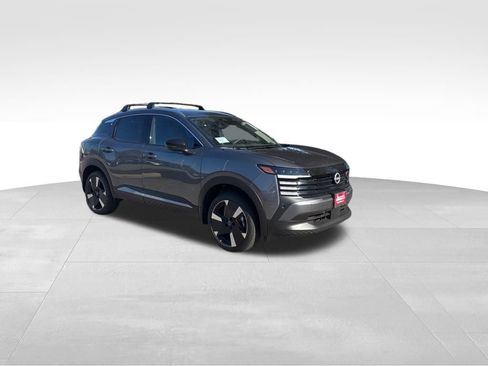 New 2026 Nissan Kicks SR w/ Cold Weather Package image 7