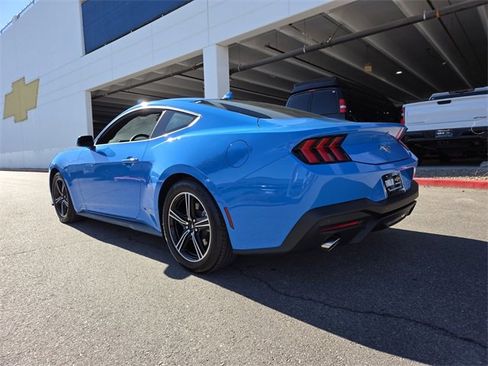 Used 2025 Ford Mustang Coupe image 4