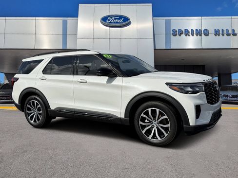 Used 2025 Ford Explorer ST-Line RWD image 1