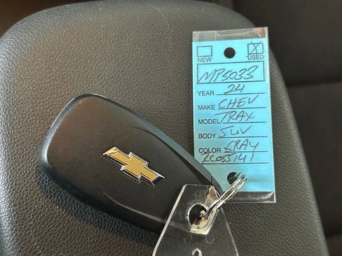 Used 2024 Chevrolet Trax RS w/ Driver Confidence Package image 45