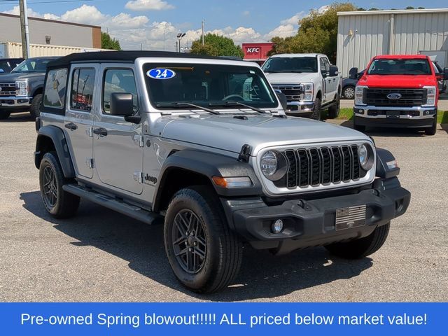 Used 2024 Jeep Wrangler Unlimited Sport AWD/4WD image 15