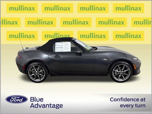 Used 2023 MAZDA MX-5 Miata Grand Touring RWD image 2