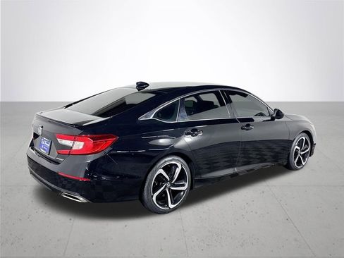 Used 2018 Honda Accord Sport image 6